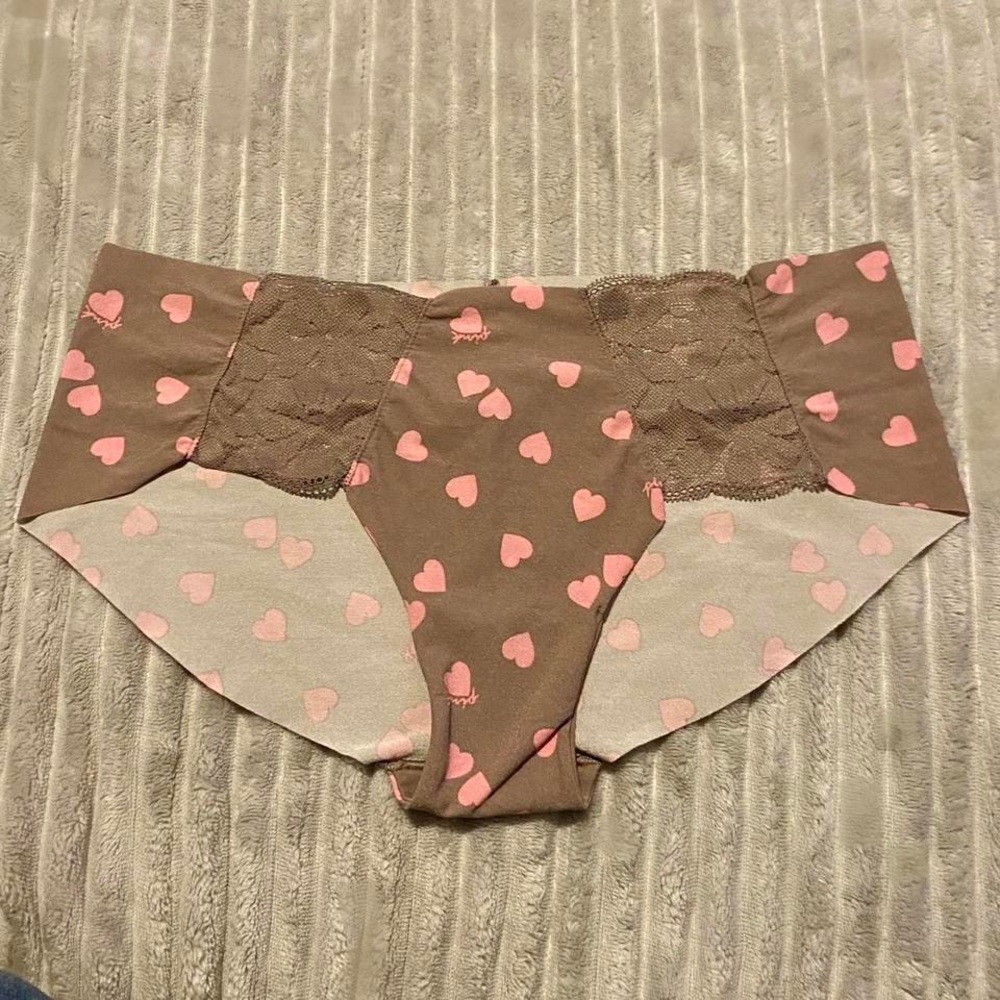 Victoria’s Secret PINK No Show Taupe & Pink Heart Taupe Lace Underwear 🤍